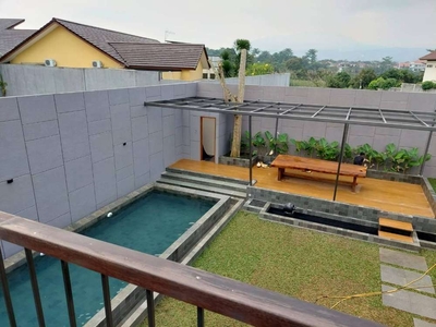 Rumah Mewah Super Nyaman ada kolam renang di Kota Baru Parahyangan