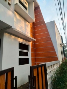 Rumah Modern dalam Kompleks di Bandung Timur