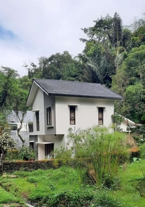 RUMAH SEMI VILLA TROPIS MODERN AREA DI DAGO CIGADUNG BANDUNG UTARA SHM