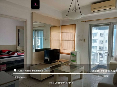 Sewa Sudirman Park Apartement High Floor 1BR Full Furnished & Renovasi
