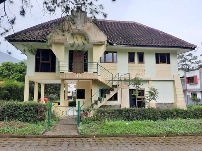 Villa Istana Bunga Parongpong Lembang Bandung