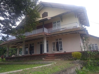 Villa Lembang Jalan Wangunsari Lahan Luas Jual Lelang