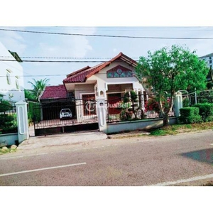 Dijual Rumah Mewah 2 Lantai Rumah Dekat Kota - Medan