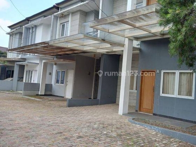 Disewakan rumah asri setrasari bandung