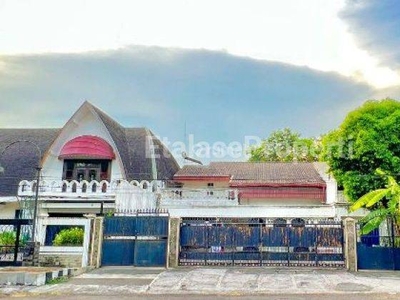 Disewakan Rumah Komersil Jalan Imam Bonjol Tengah Kota