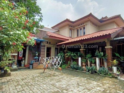 Rumah 2 Lantai Mewah SHM di Jatiwaringin, Bekasi