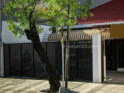 Rumah Bagus Nyaman Disewakan di Gubeng Surabaya Gmk02684