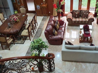 Rumah Cantik Model Klasik di Kawasan Elit Darmawangsa Kebayoran