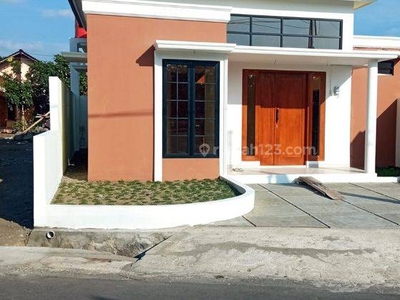 Rumah di Sleman Villa Sejuk Dalam Cluster 6 Km Ke Malioboro