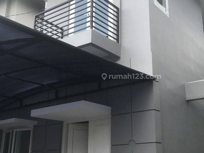 Rumah Sewa Pejaten Jakarta Selatan, 2 Lantai, 3 Kamar Tidur, Cocok Untuk Kantor Dan Tempat Tinggal Sam Jakarta Selatan