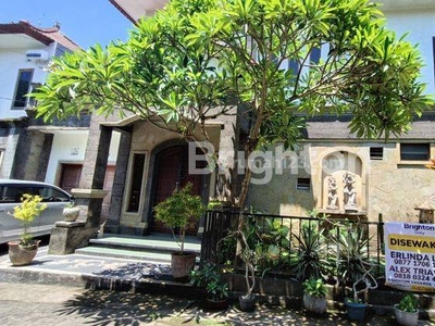 Rumah Tinggal 2lt siap huni full furnish dilokasi strategis akses jalan lebar Area kerobokan