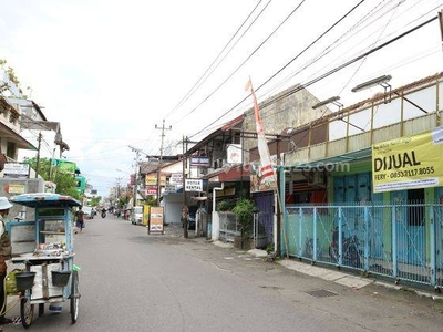 Bangunan Komersil Di Kawasan Wisata Malioboro Jl Sosrowijayan Yogyakarta