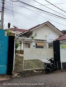 Dijual Melalui Lelang Jl. guru muhiyin Lenteng agung.