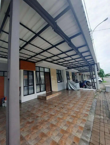 Dijual rumah 1 lt sudah renovasi belakang semi furnished West Portofin