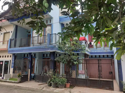 Dijual Rumah 3 Lantai depan fasos fasum