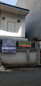 Dijual Rumah Tua di Jalan Cempaka Dekat Pantai Losari