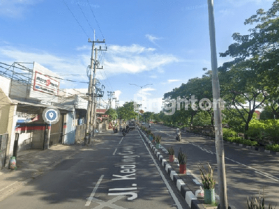 Gudang & Toko Raya Kedung Cowek akses jalan Nasional Lokasi sangat strategis SHM Cocok untuk segala usaha