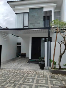 Jual Rumah Konsep Villa Kawasan Pondok Tebu ireng Jombang