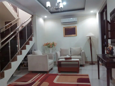 Rumah 2 Lantai di Pondok Ranji sc8393 ms