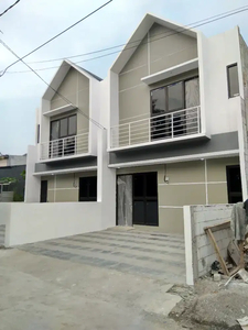 Rumah 2 Lantai Murah Pinggir JL Utama