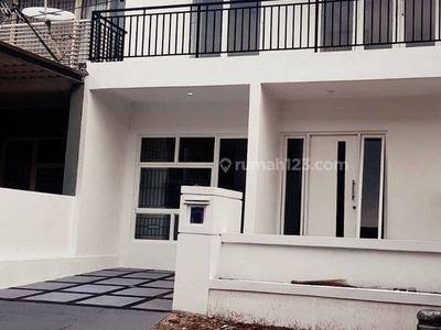 Rumah cantik sudah renovasi siap huni di Emerald Bintaro Jaya