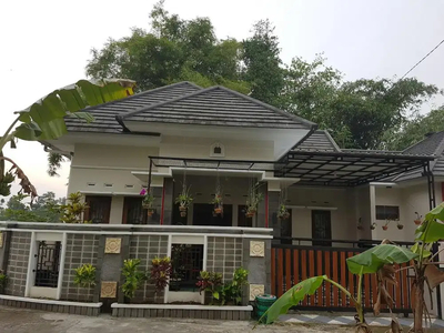 Rumah di jual area Purwomartani