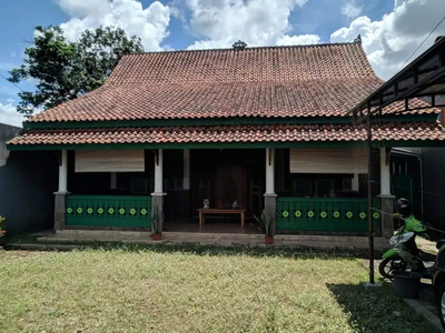 Rumah joglo klasik perkampungan Purwokerto