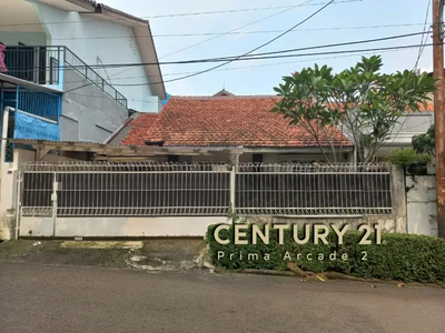 Rumah Suasana Asri di Sektor 1 Jaksel sc9221 ms