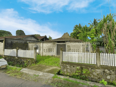 Tanah Tempel Bonus Bangunan Joglo, Cocok Villa