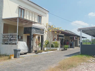 Jual Rumah Cantik 2 Lantai Dalam Cluster Bisa KPR dekat Pasar Ngipik