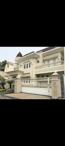 Luxury Europe Style Graha Famili Surabaya With Furnish Home