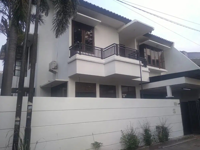 Rumah Asri Jl. Anggrek, Slipi, Palmerah, Jakarta Barat