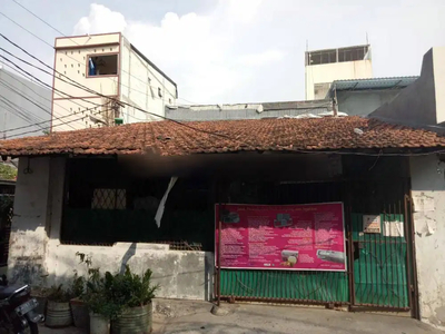 Rumah Bahan perlu Renovasi jl. Kerajinan Gajah Mada, Jakarta Barat.