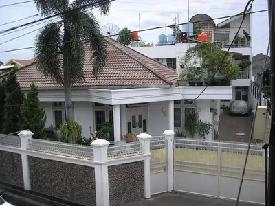 RUMAH BERIKUT KOSTAN DI JL.CEMPAKA RAYA,CEMPAKA PUTIH