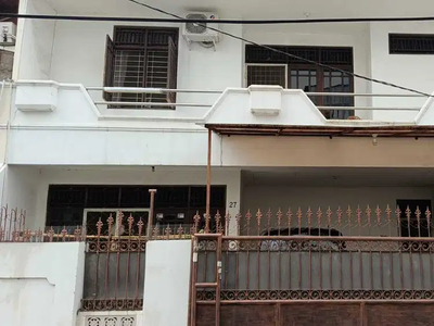 Rumah dalam Kompleks di Rawamangun, Jakarta Timur