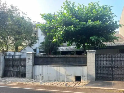 Rumah Dijual Tulodong Bawah IV 4br uk358m2 at Senopati Jakarta Selatan