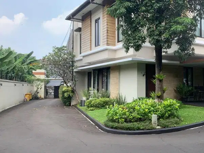 Rumah dlokasi strategis lt 162 di Mertilang, Bintaro sektor 9