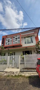 Rumah Full Furnished di Jl Papa Biru Soekarno Hatta