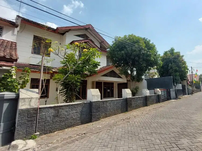 Rumah Luas 390 m2 dlm Perumahan Banteng dkt Jl. Damai dan Jakal Km 8