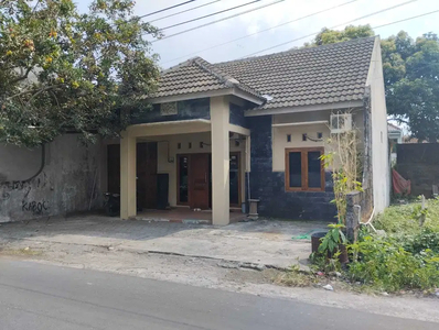Rumah Minimalis Tanah Luas Pinggir Jalan Pugeran Maguwoharjo Sleman