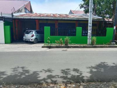 Rumah Poros jalan Utama dalam Kompleks Unhas, Jl. Sunu
