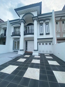 Brand New, Rumah Mewah Modern Classic, di Jakarta, Siap Huni, Call Now