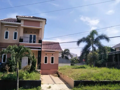 Di jual cepat rumah 2 lantai dekat kampus Undip tembalang semarang