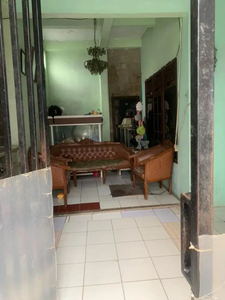 Di jual rumah 2 lantai