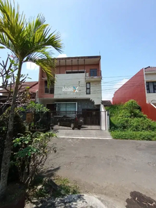 Dijual Rumah 2 Lantai
Dibawah Harga Pasaran
Di Puncak Dieng - Malang