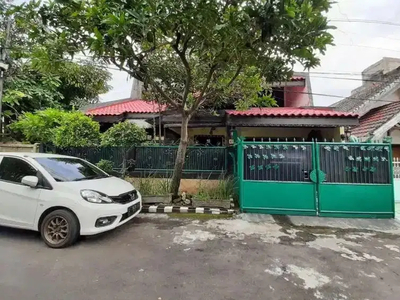 Dijual Rumah Hitung Tanah strategis dekat Galaxi Mall