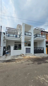 Dijual Rumah Kost Lokasi Strategis di Jl. Bendungan Sengguruh, Malang