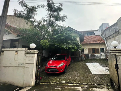 DIJUAL RUMAH STRATEGIS - DEKAT STASIUN PONDOK CINA, DEPOK