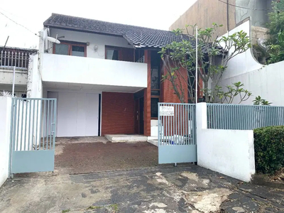 Disewakan Rumah Jl budisari Bandung daerah setiabudi komplek