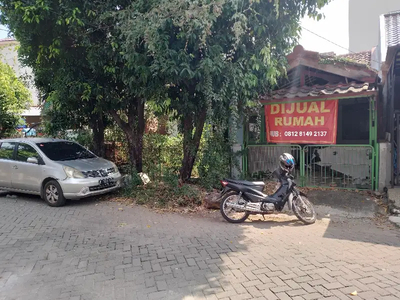 HITUNG TANAH MASIH MURAH RUMAH LAMA DI KOMPLEK GRIYA BINTARA INDAH